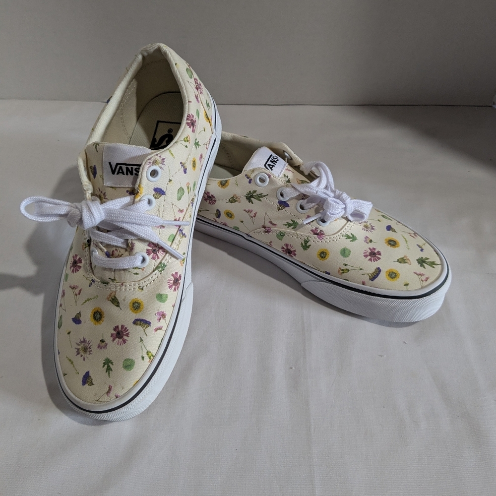New Vans Doheny Pressed Floral Cream Skate  Sneakers Tennis Shoes Women’s Size 6